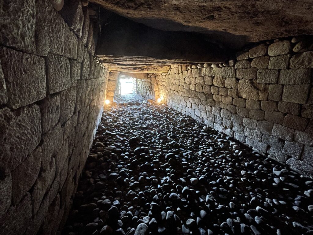 観音山古墳の石室
