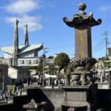 長崎の墓地と教会