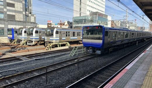 横須賀線・総武線のE235系1000番台とE217系