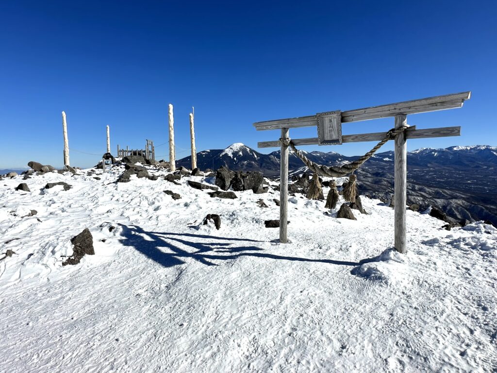 冬の車山神社