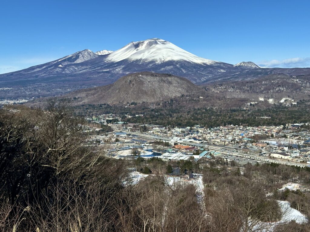 冬の浅間山と軽井沢