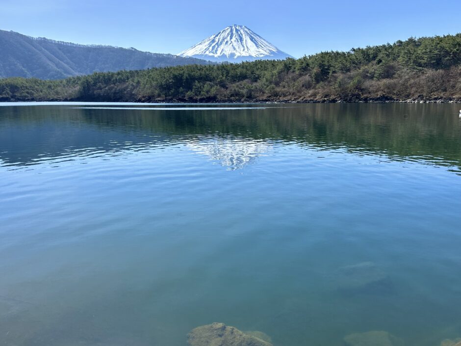 富士五湖の西湖と富士山の写真 | フリー写真テイクアウト