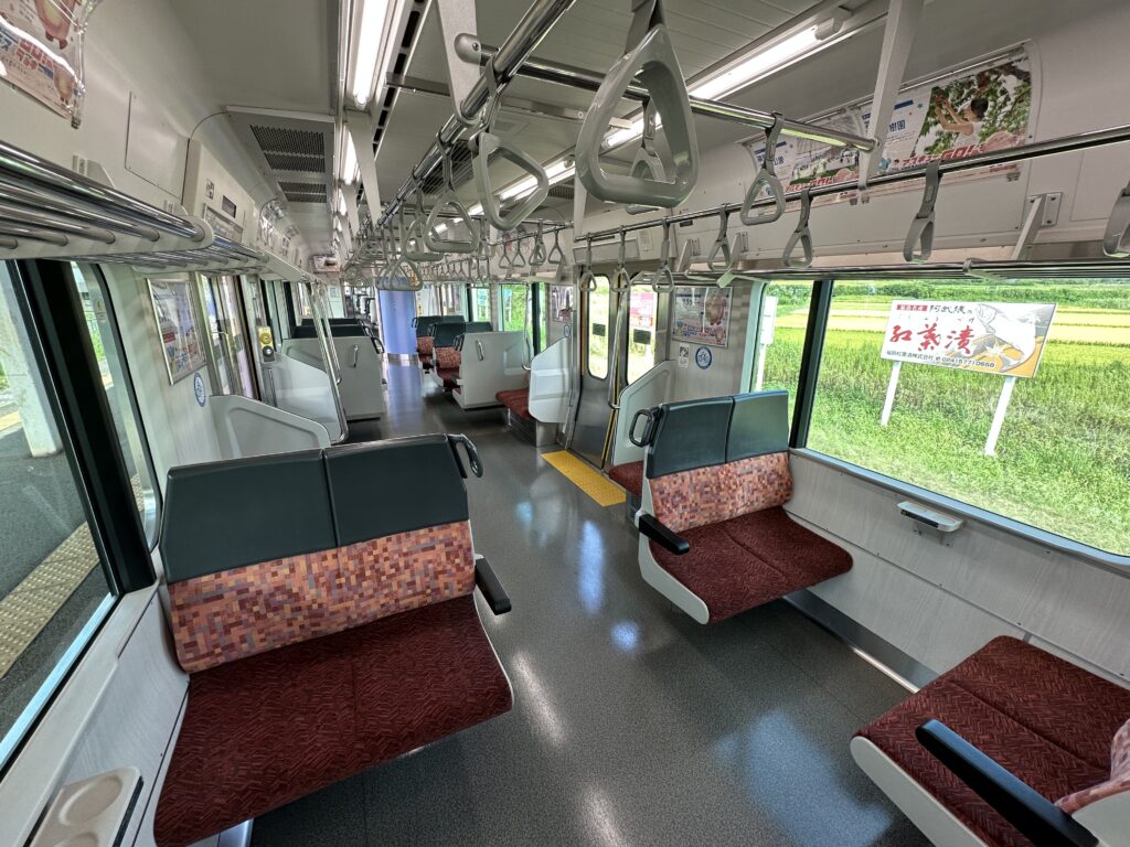 阿武隈急行AB900系電車の車内