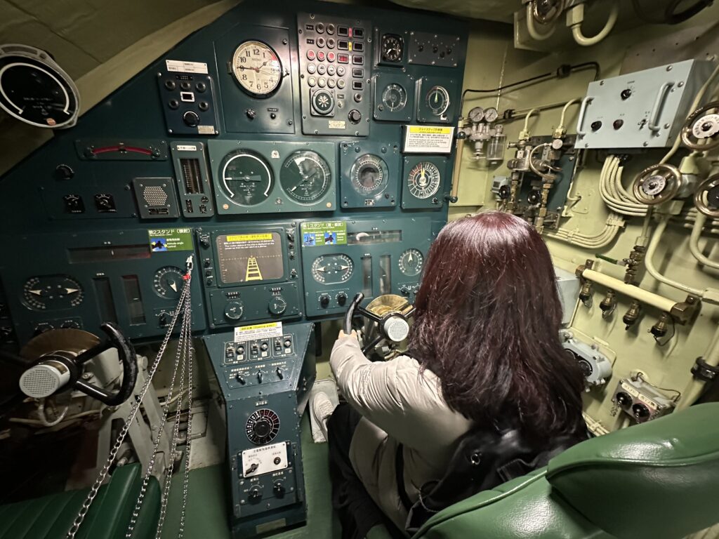潜水艦あきしおの操舵室