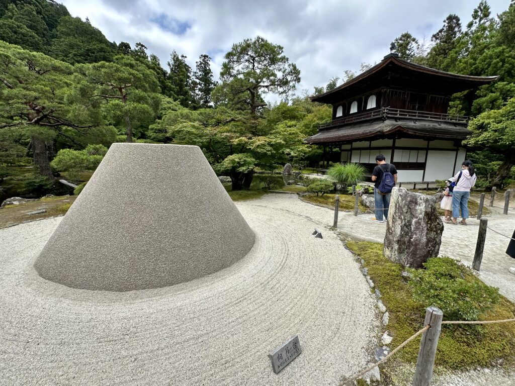 銀閣寺の向月台