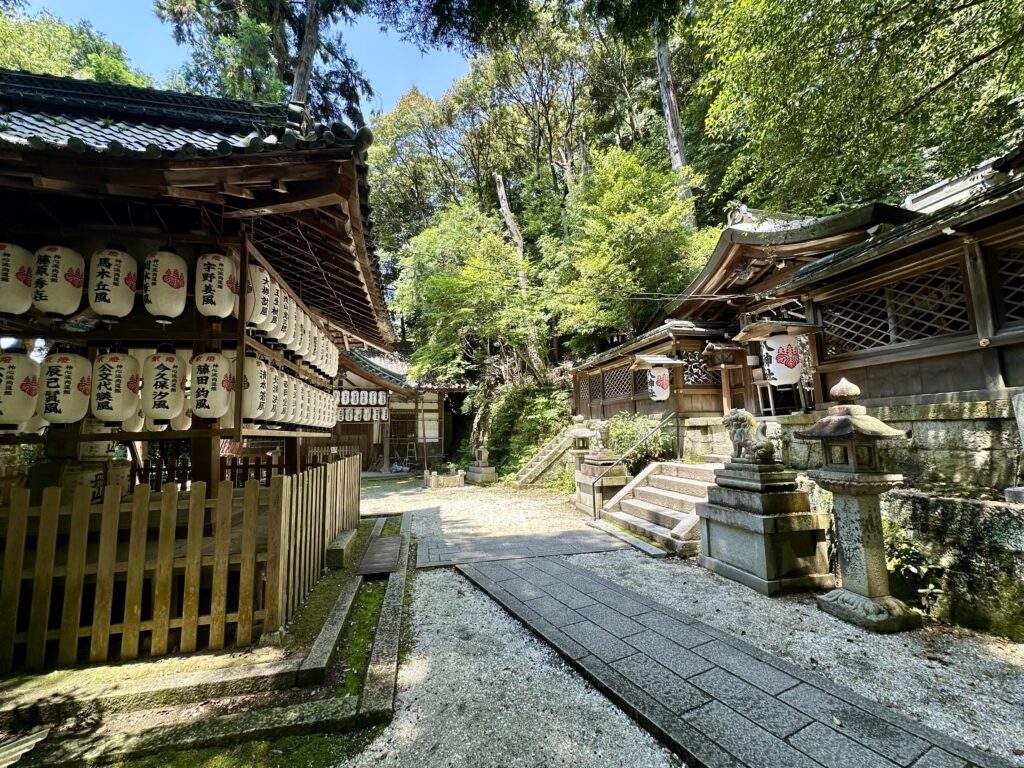 八神社