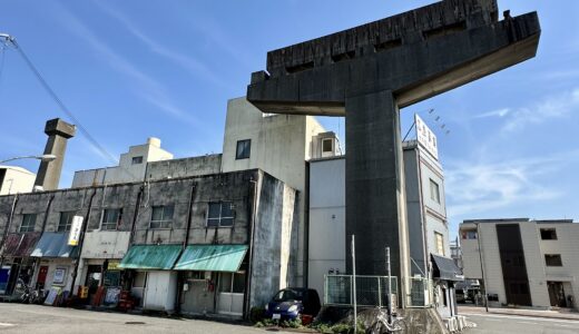 姫路モノレールの廃線跡の橋脚