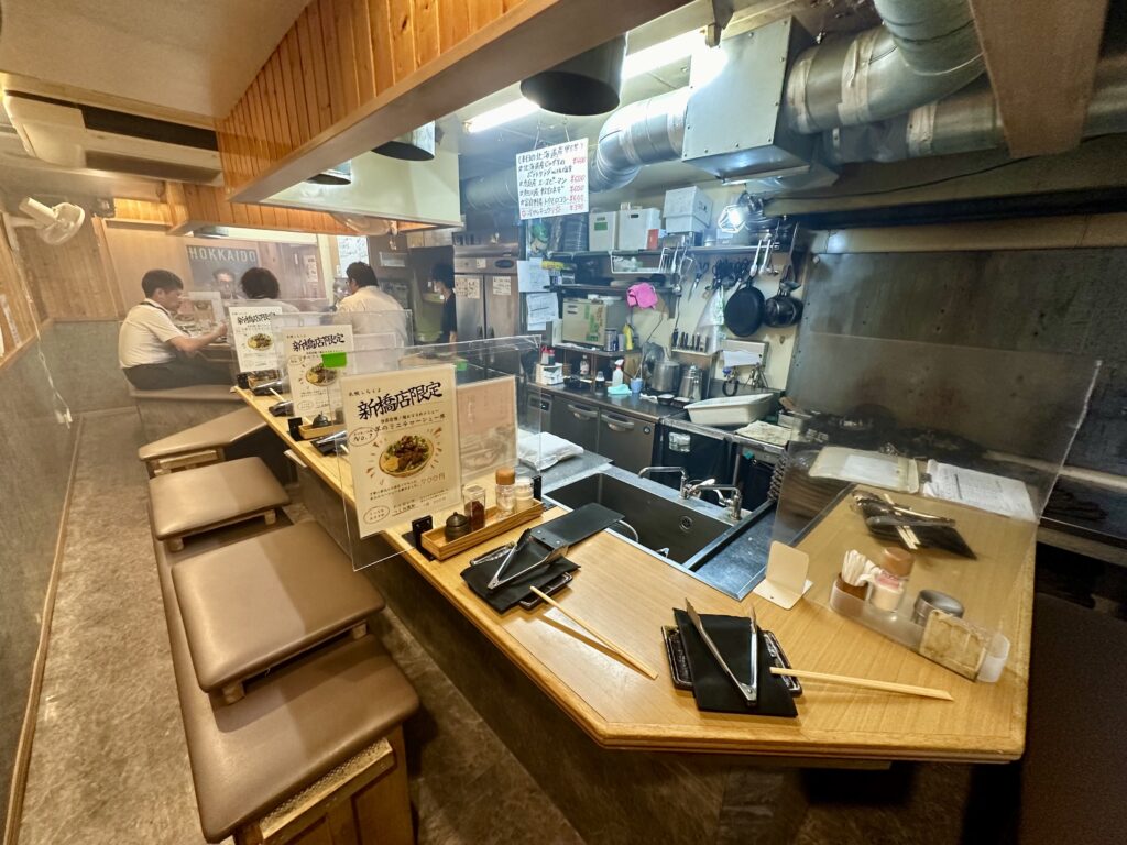 札幌ジンギスカンしろくまの店内