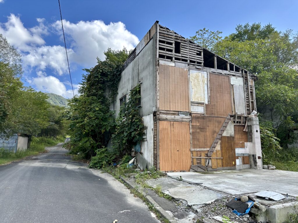 きちんと取り壊しを行った家の痕跡