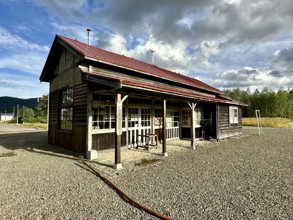 沼牛駅の駅舎