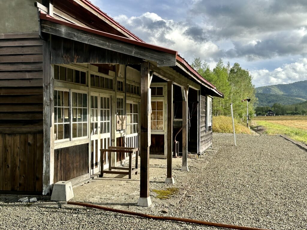 沼牛駅の駅舎