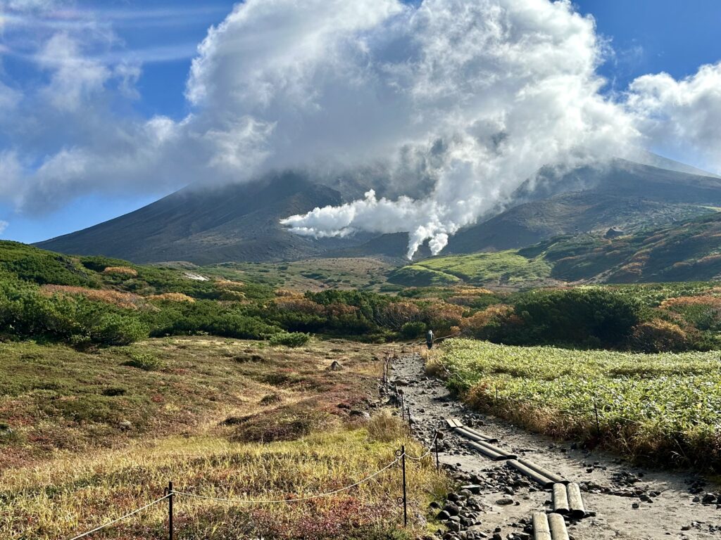 大雪山旭岳と噴気孔