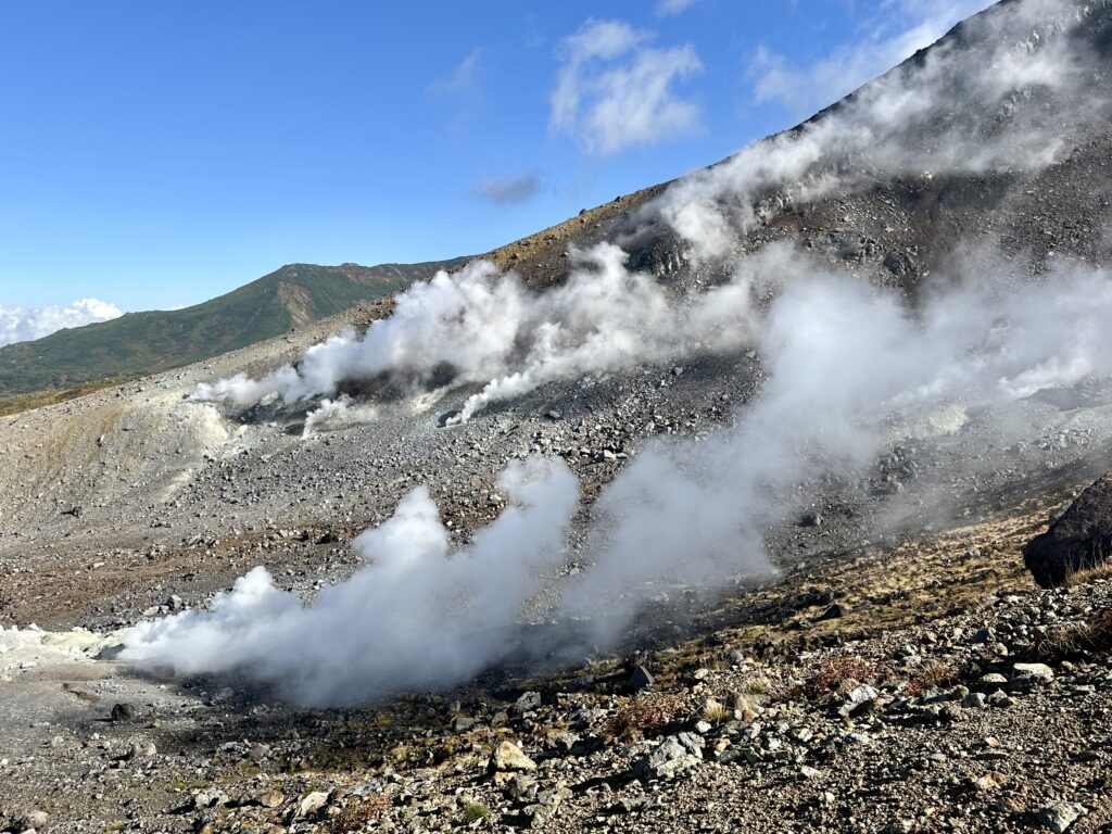 大雪山の地獄谷の噴気孔