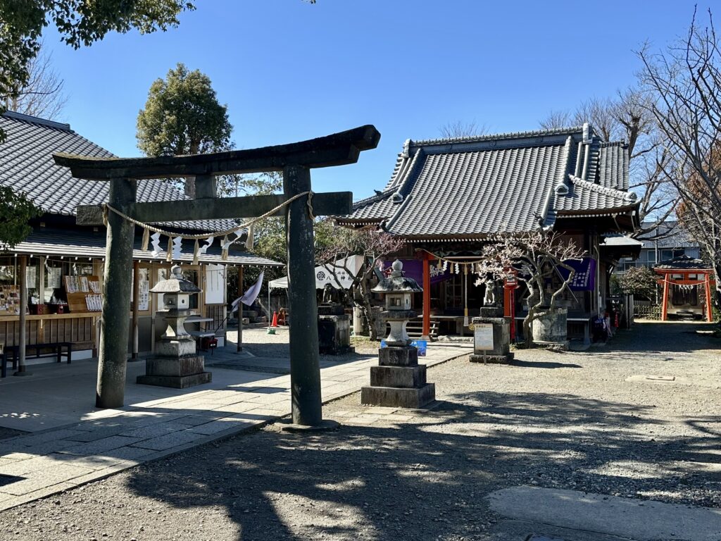 八坂神社と鳥居（龍ヶ崎市）