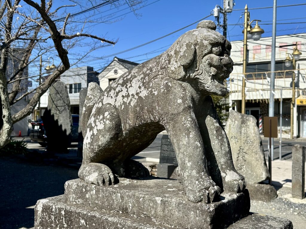 八坂神社の狛犬（オス）