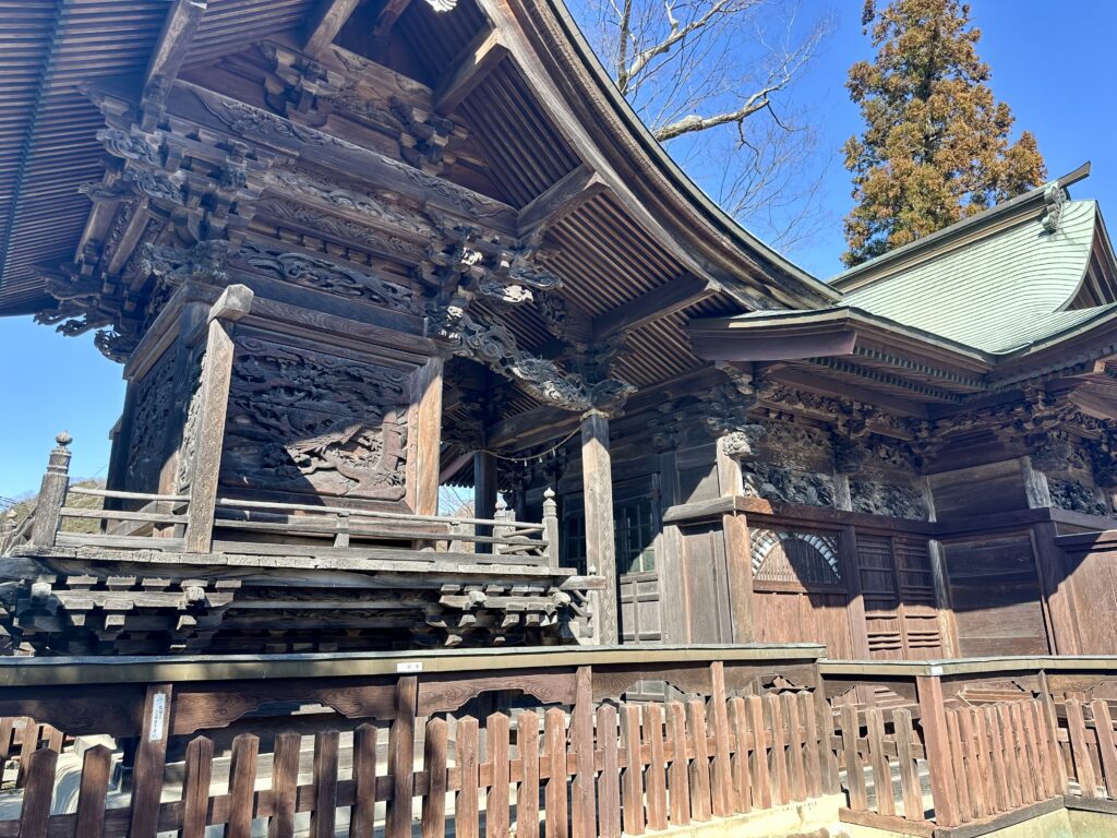 下仁田諏訪神社の本殿（社殿）と彫刻