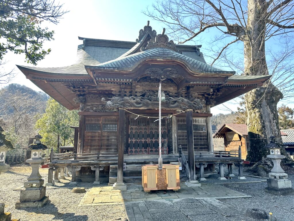 下仁田諏訪神社の社殿（拝殿）