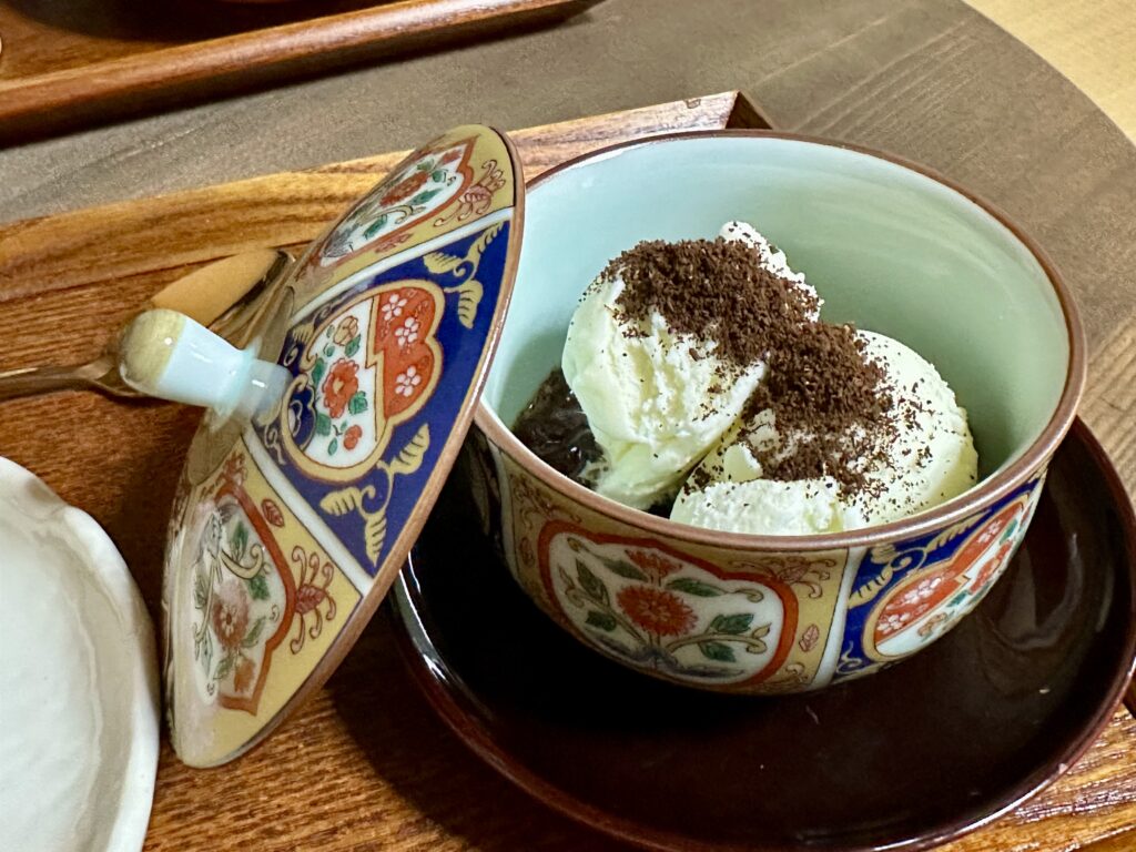 ホトケノネドコのバニラアイス