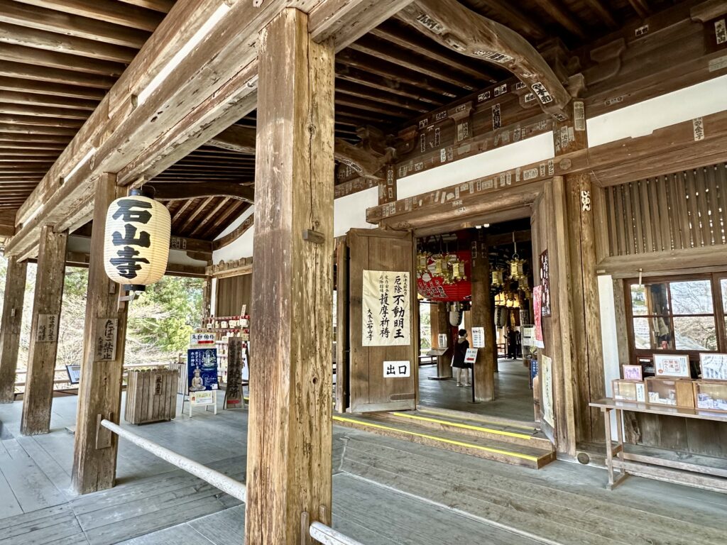 石山寺本堂
