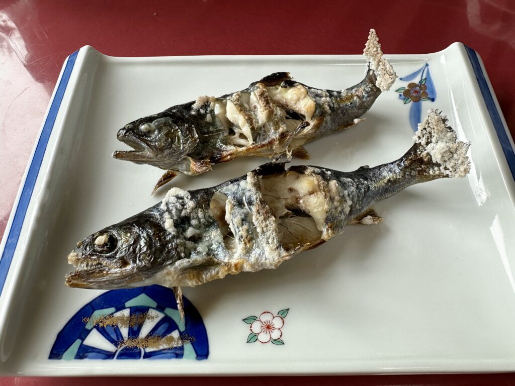 やまべの塩焼き