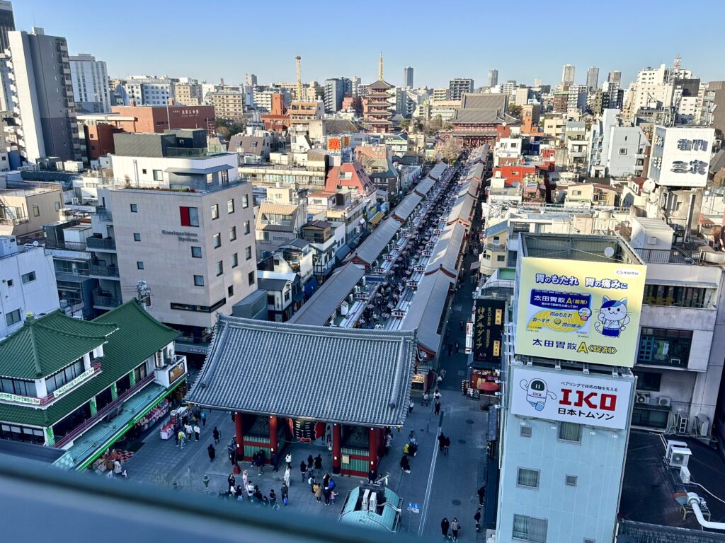 仲見世通りと浅草寺・雷門