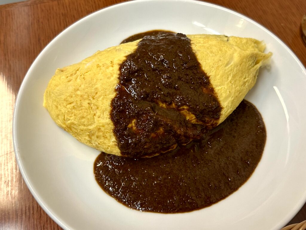 自由軒のインデアンカレーオムライス